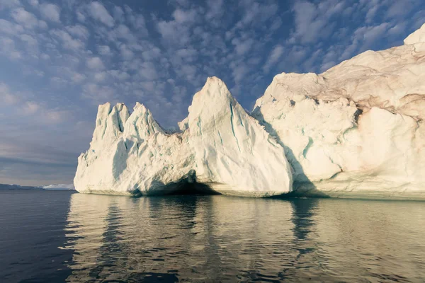 Enormes Icebergs Diferentes Formas Bahía Disko Oeste Groenlandia Origen Por —  Fotos de Stock