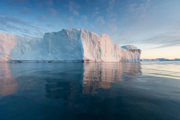 Huge Icebergs Different Forms Disko Bay West Greenland Source Jakobshavn — Stock Photo, Image