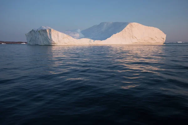 Enormi Iceberg Forme Diverse Nella Baia Disko Groenlandia Occidentale Loro — Foto Stock