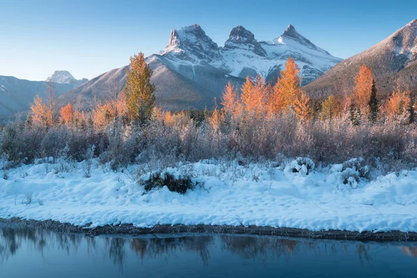 Βραχώδη Όρη Την Ημέρα Του Φθινοπώρου Εθνικό Πάρκο Τζάσπερ Στα — Φωτογραφία Αρχείου