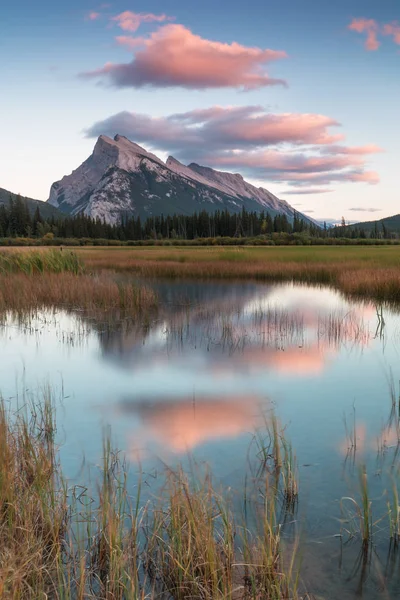 Hermoso Día Sobre Lago Vermillion Parque Nacional Banff Alberta Canadá — Foto de Stock
