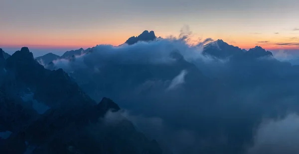 Puesta Sol Parque Nacional Las Montañas Tatras Eslovaquia Imagen Escénica — Foto de Stock