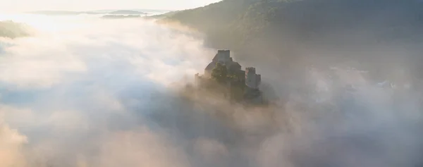 Bitov Mittelalterliche Burg Südmähren Region Während Erstaunlichen Sonnenaufgang Tschechische Republik — Stockfoto
