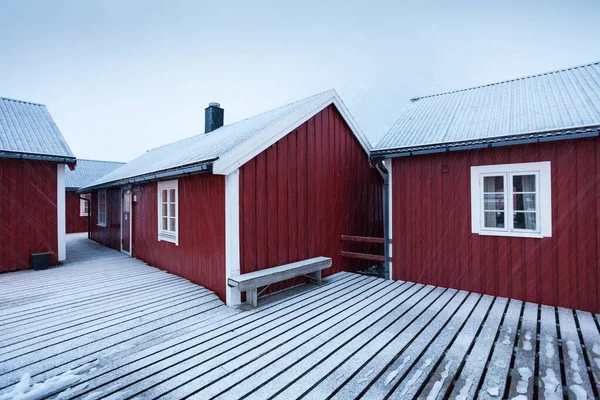 Reine Noruega 2020 Casas Tradicionais Madeira Vermelha Costa Fiorde Reine — Fotografia de Stock