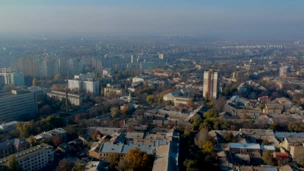 Ville au soleil du ciel 