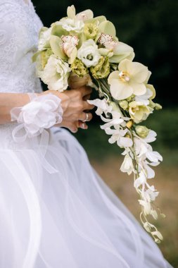 gelin düğün buketi holding