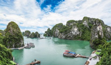Vietnam'da defne Halong. Titop Adası'ndan görüntülemek