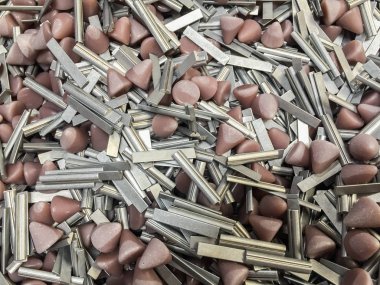 Titreşimli parlatma çapak alma için malzeme kaplama metal ürünler.