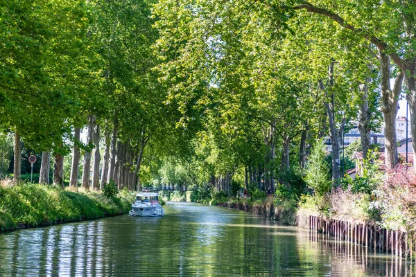 Toulouse, Frankrijk-juni. 30.2018: zomer blik op Canal du Midi Canal in Toulouse, Southern franc Stockfoto