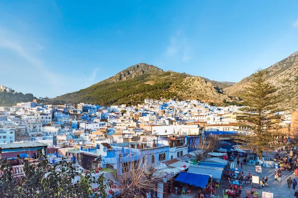 Chefchaouen, Maroc - 18 février 2018 : Vue sur Chefchaouen, Maroc. La ville bleue. Voyager au Maroc. — Photo