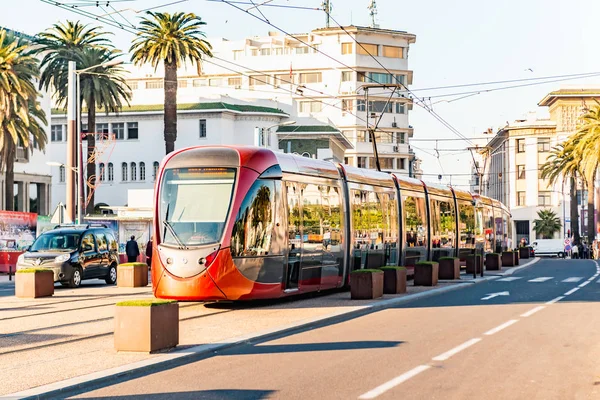 Casablanca Marocko, 16 februari. 2018, En spårvagn i prefekturen Casablanca Royaltyfria Stockbilder