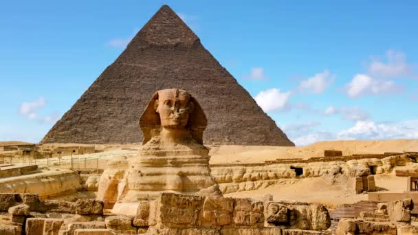 Sfinga a pyramida, Káhira, Egypt. — Stock video