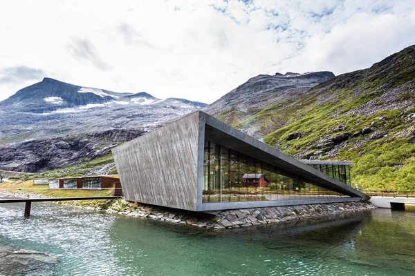 Andalsnes, Norway - 21 серпня 2019: Trollstigen Visitor Centre — стокове фото