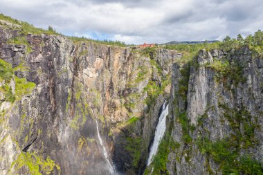 Voringsfossen Şelalesi 'nin havadan görünüşü. Hordaland, Norveç.