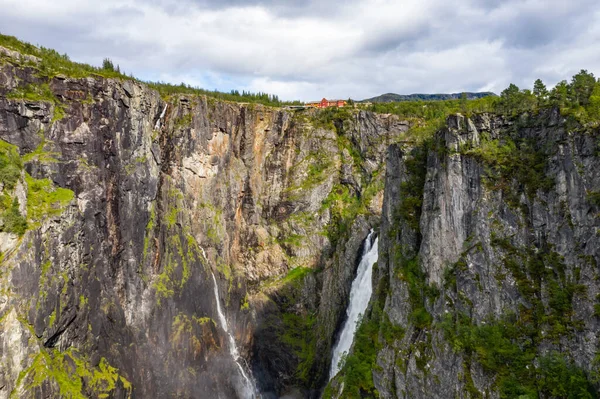 Vista aérea de la cascada Voringsfossen. Hordaland, Noruega. — Foto de Stock