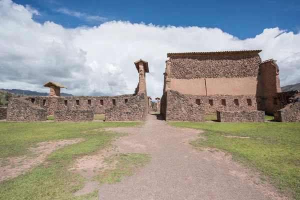 Ruinas Raqchi est une ruine et est situé à Provincia de Canchis, Cusco, Pérou. — Photo
