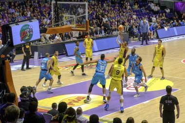 İsrail - Holon, Toto Arena, 15 Ekim 2017: basketbol Hapoel Holon - Hapoel Eilat oyun