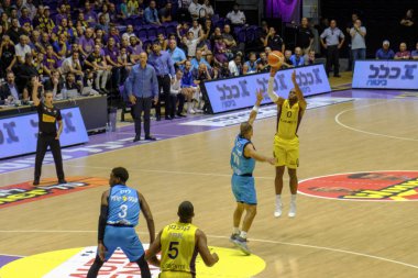 İsrail - Holon, Toto Arena, 15 Ekim 2017: basketbol Hapoel Holon - Hapoel Eilat oyun