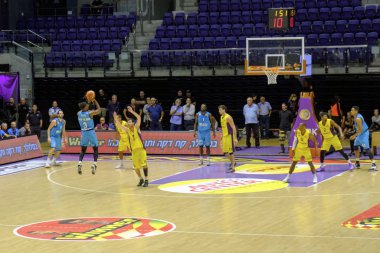 İsrail - Holon, Toto Arena, 15 Ekim 2017: basketbol Hapoel Holon - Hapoel Eilat oyun
