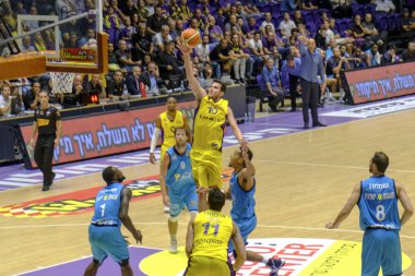 İsrail - Holon, Toto Arena, 15 Ekim 2017: basketbol Hapoel Holon - Hapoel Eilat oyun