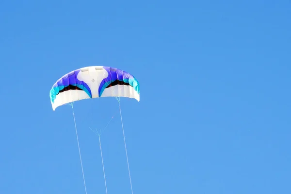 Israel Netanya Octobre 2017 Parachute Kitesurfer Vole Dans Ciel Dessus — Photo