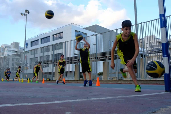 Israël Netanya Oktober 2017 Children Basketbal Opleiding Straat Children Basketbalteam — Stockfoto