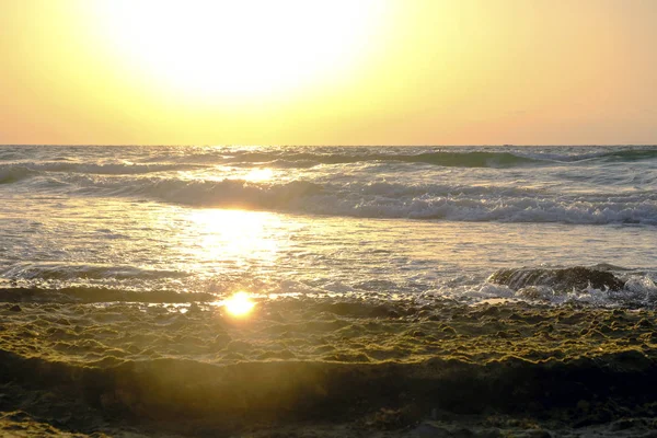 Puesta Sol Sol Cielo Mar Olas Arena —  Fotos de Stock