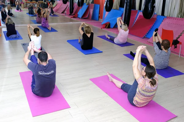 Israel Netanya Octubre 2017 Ocupación Grupal Yoga Mujeres Adultas — Foto de Stock