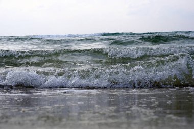 İsrail Akdeniz'de deniz dalgaları