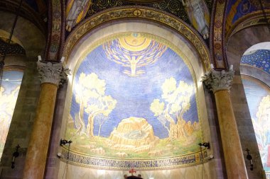 İsrail - Kudüs, 27 Mart 2018: mavi cüppeli rahibeler tapınağın fotoğrafı