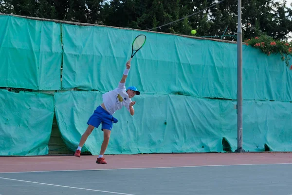 Israel Netanya Juli 2018 Ung Kille Spela Tennis Utomhus — Stockfoto