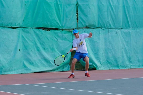 Israel Netanya Juli 2018 Ung Kille Spela Tennis Utomhus — Stockfoto