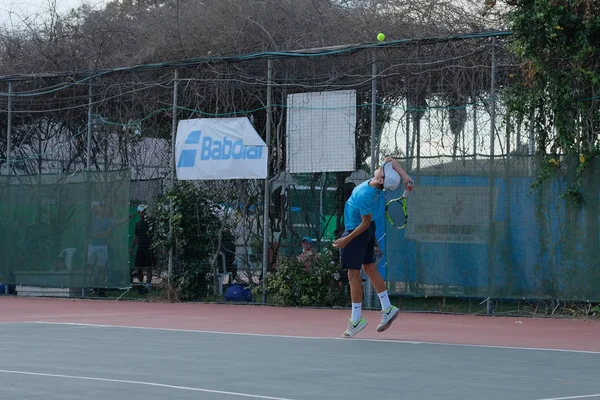 Israel Netanya Juli 2018 Ung Man Sportskjorta Och Sport Shorts — Stockfoto