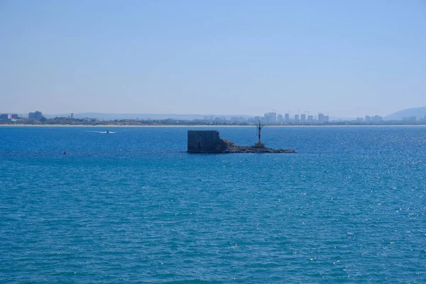 海上卡姆尼清洁水度假日光浴放松旅游旅游海上以色列英亩 — 图库照片