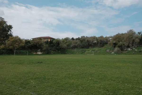 Fußballplatz Dorf Himmel Wolken — Stockfoto