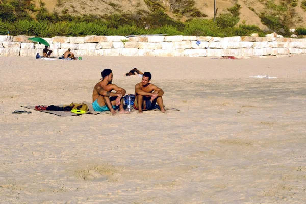 Israël Strand Van Netanya Oktober 2017 Twee Jonge Jongens Zonder — Stockfoto