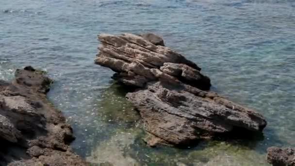 Água Mar Pedras Claras — Vídeo de Stock