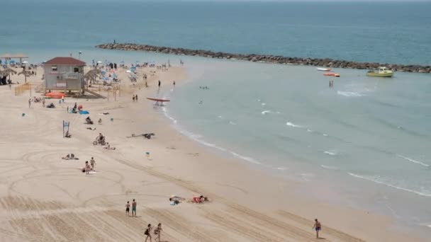Praia Mar Mediterrâneo Muitos Turistas Turistas Netanya Israel — Vídeo de Stock