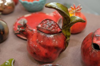 meyve şeklinde el yapımı toprak