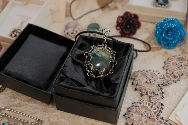 Biżuteria Handmade Biżuteria Dekoracyjne Szklane Kamienie Szlachetne — Zdjęcie stockowe