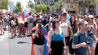 İsrail - Tel Aviv, 14 Haziran 2019: Slowe motion geleneksel gay lezbiyen gay gurur geçit töreni Tel Aviv 2019