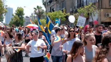 İsrail - Tel Aviv, 14 Haziran 2019: Slowe motion geleneksel gay lezbiyen gay gurur geçit töreni Tel Aviv 2019