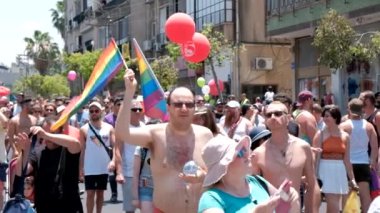 İsrail - Tel Aviv, 14 Haziran 2019: Slowe motion geleneksel gay lezbiyen gay gurur geçit töreni Tel Aviv 2019