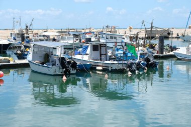 ISRAEL - Tel Aviv, 29 Mayıs 2020: Yerel balıkçı tekneleri kıyıya yanaştı