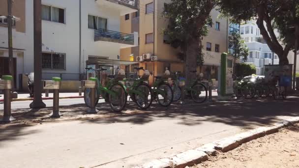 Israel Tel Aviv Mayo 2020 Alquiler Bicicletas Rothschild Boulevard Tel — Vídeo de stock