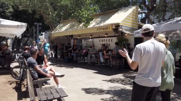 Israel Tel Aviv Mayo 2020 Línea Personas Café Callejero Con — Vídeo de stock