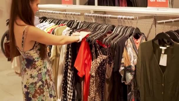 boutiques like red dress boutique