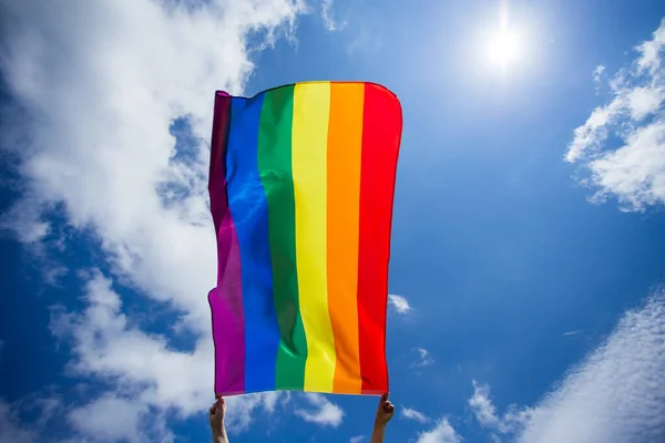 Lgbt Gay Bandera Soplado Viento — Foto de Stock