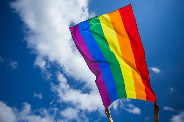 Gay Gay Bandeira Soprado Vento — Fotografia de Stock