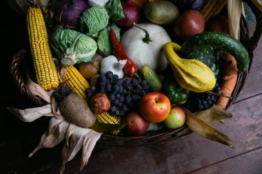 Hasattan sonra bir sepet sonbahar ürünü..